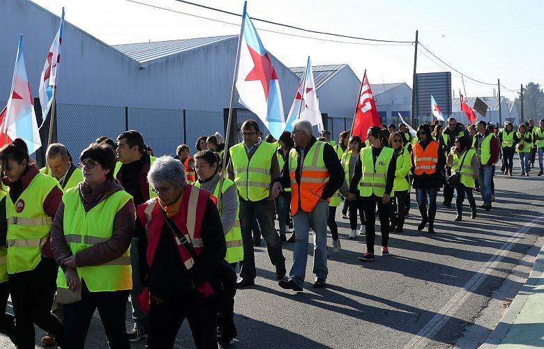 17-11-18 ManifaMaderasIglesiasPorrinhoMos08.JPG